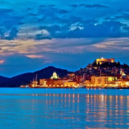 In With Sea View, Balcony, Air Conditioning, Wifi Apartment Grebastica