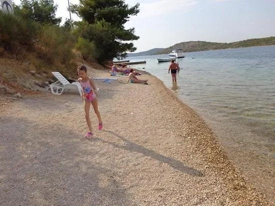 In With Sea View, Balcony, Air Conditioning, Wifi Apartman Grebastica