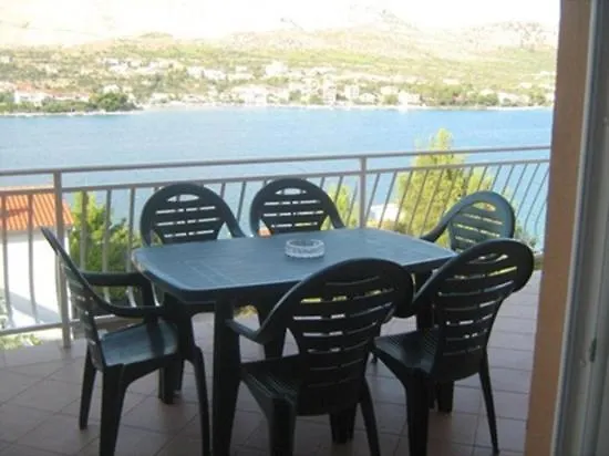 Apartman In With Sea View, Balcony, Air Conditioning, Wifi *