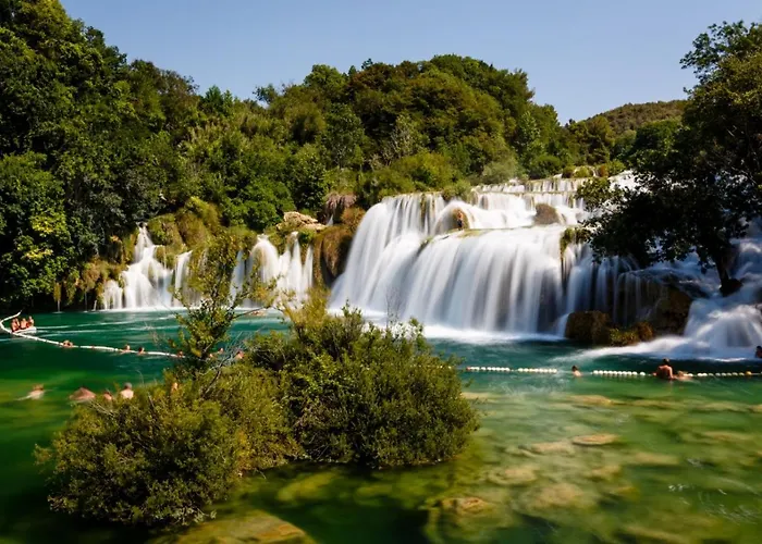 Apartment In With Sea View, Balcony, Air Conditioning, Wifi