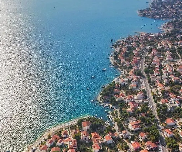 Apartman In With Sea View, Balcony, Air Conditioning, Wifi Grebastica